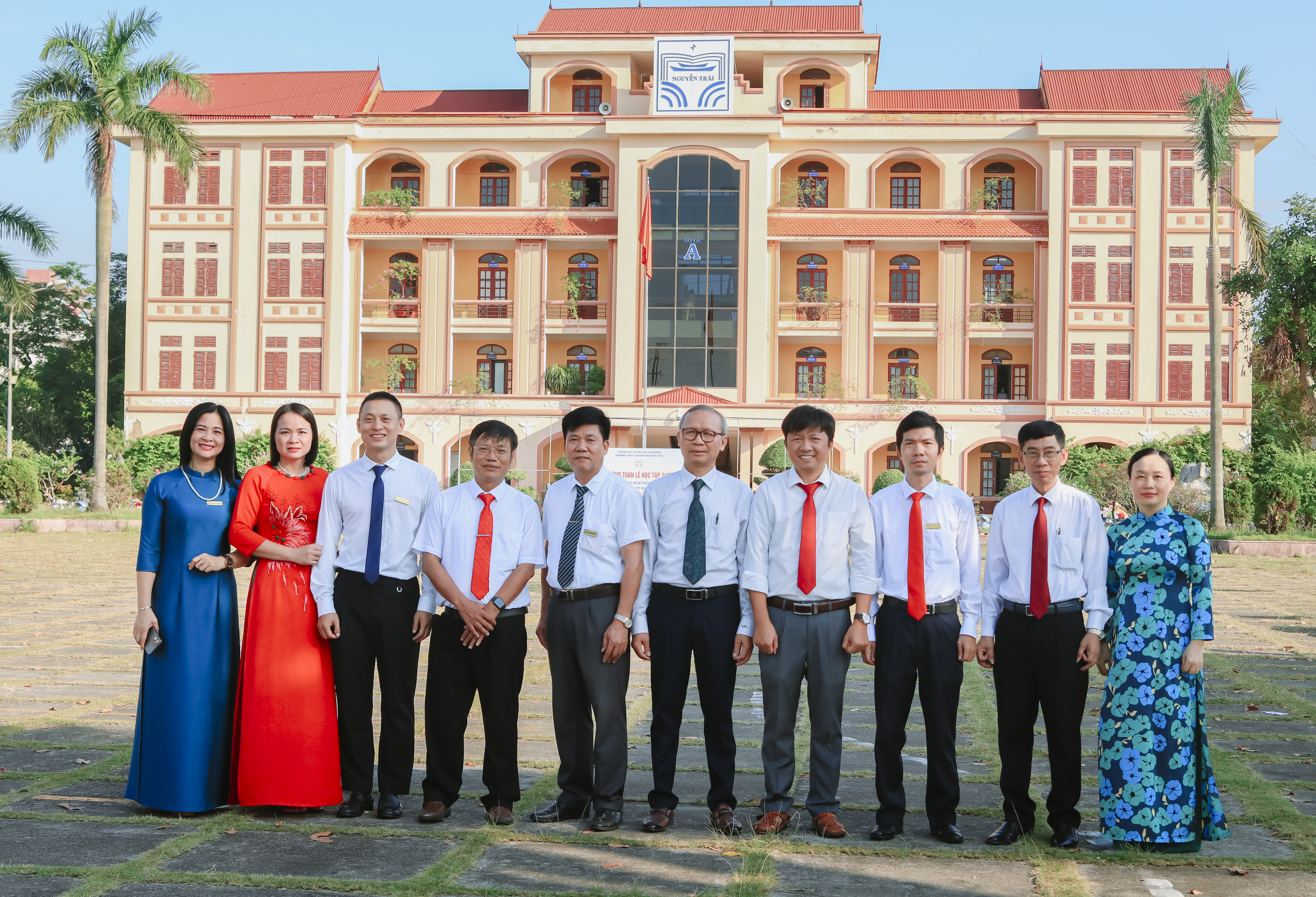 Lãnh đạo, các tổ chức đoàn thể trong nhà trường - những "ngọn cờ đầu" trên hành trình ươm mầm và phát triển tri thức
